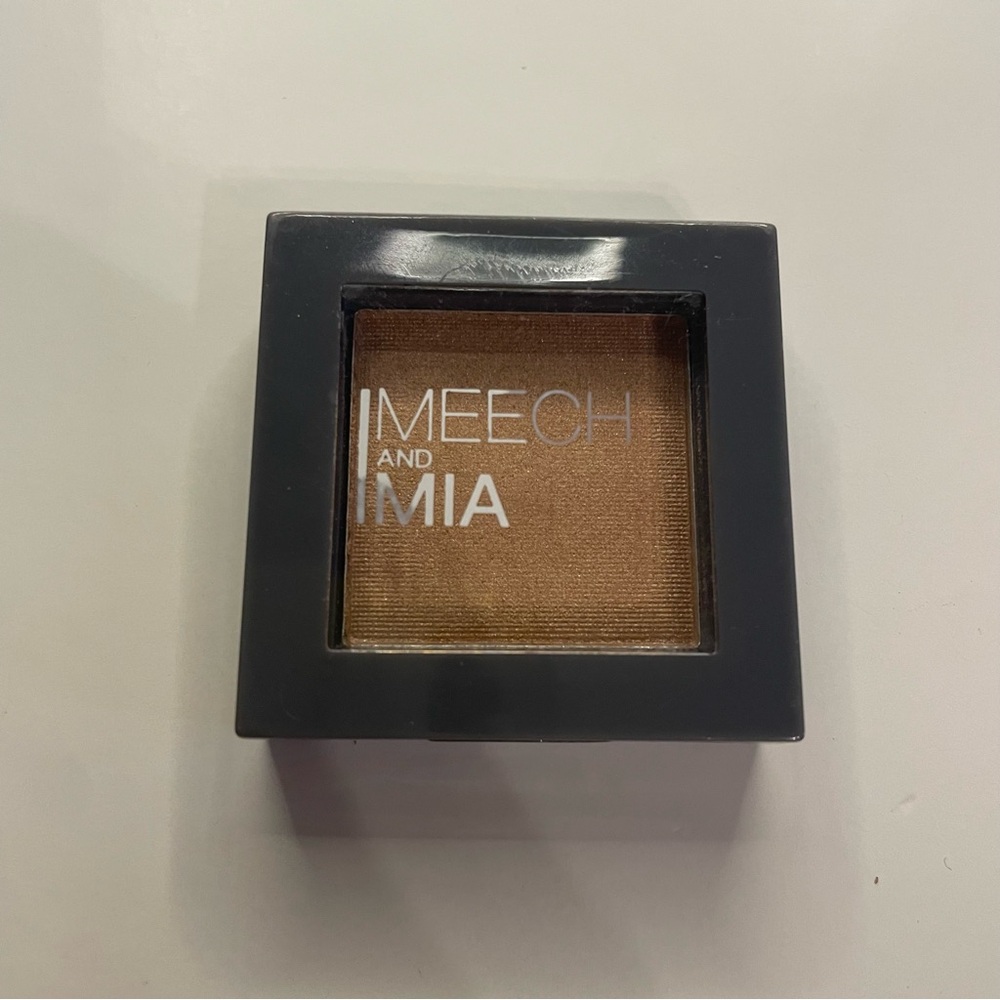 Merch N Mia eyeshadow